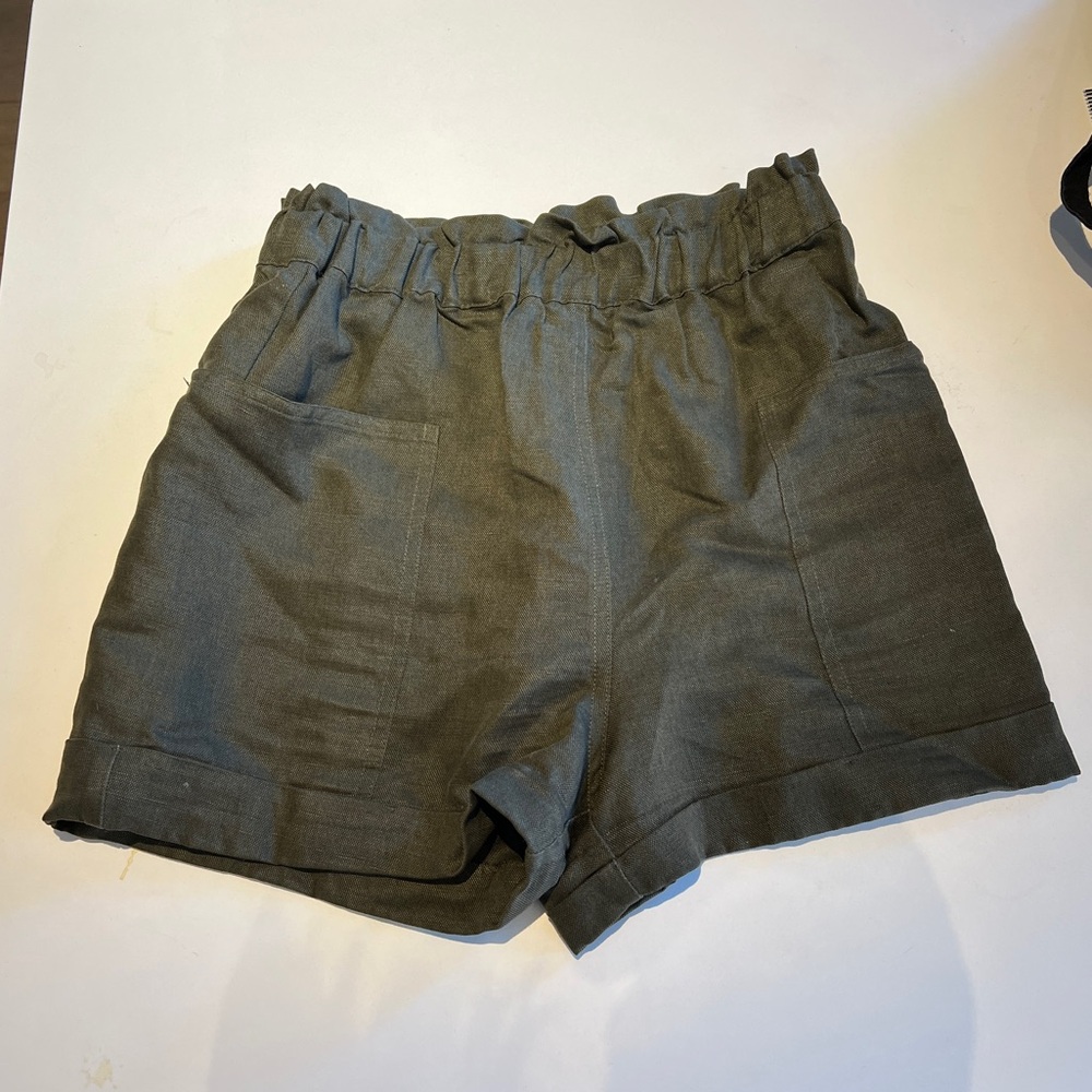 Aritzia Wilfred Free Harulia Linen Blend Paperbag Shorts Dark Olive Small